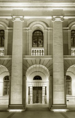 Tarihi binanın dış ve dış cephesi