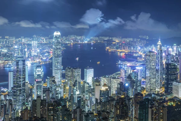 Hong Kong Şehrinin Victoria Limanının Gece Manzarası — Stok fotoğraf