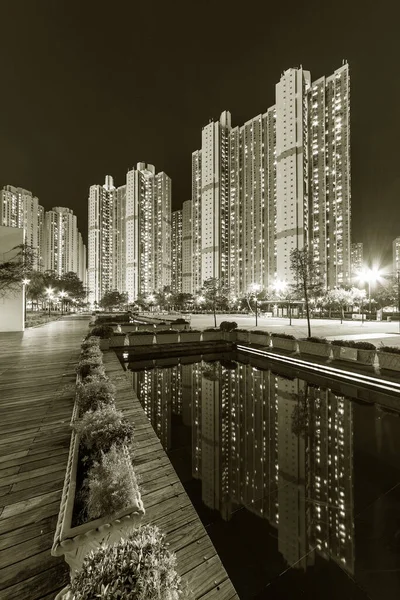 Hong Kong 'daki kamu malikanesinde yüksek binalar.