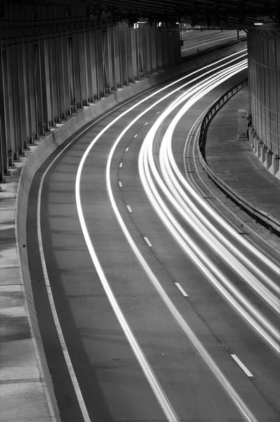 Tek Renkli Tünelde Trafik Var — Stok fotoğraf