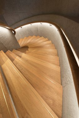 Spiral merdiven, yukarıdan görünüyor.