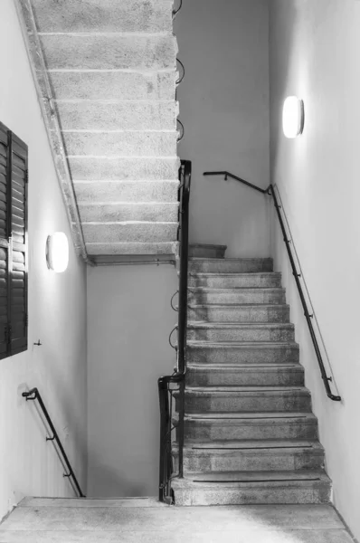 Escadaria Velha Edifício Clássico — Fotografia de Stock