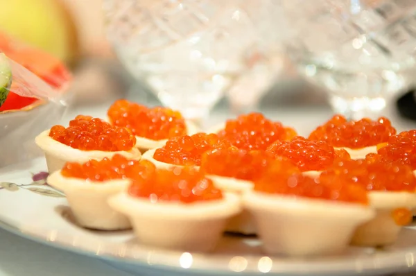Aperitivo Caviar Vermelho Prato Vidro — Fotografia de Stock