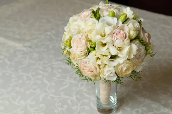 Bellissimo Bouquet Sposa Rose Bianche Rosa — Foto Stock