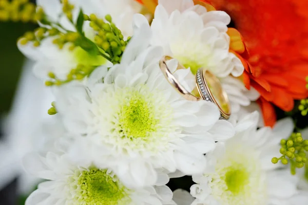 Anéis Casamento Buquê Noiva — Fotografia de Stock