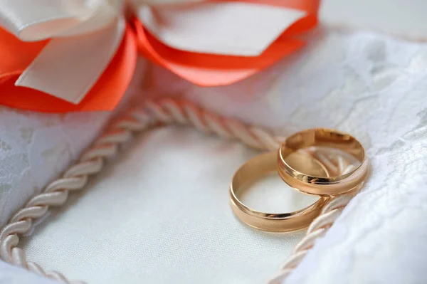 Anillos Boda Dorados Cojín Día Boda — Foto de Stock