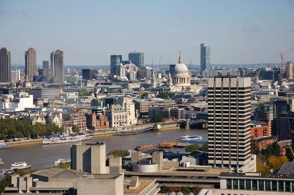 Schöner Panoramablick Auf London Und Die Themse Aus Dem Fenster — Stockfoto