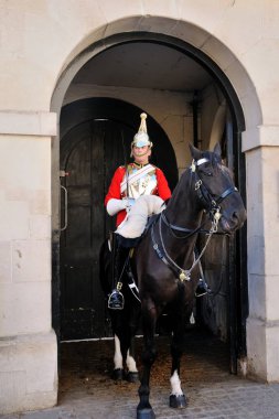 Londra 30 Eylül 2015: Kraliçe'nin at nöbetçi muhafızı.