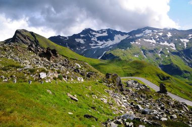 Güzel eğri dağ road, Grossglockner Hochalpenstrasse, Avusturya.