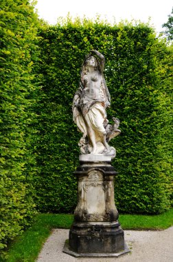 Linderhof park sarayda heykel.