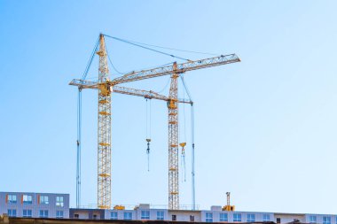 Vinç ve bina inşaat