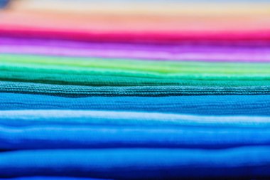 Renkli iç kumaş örnekleri