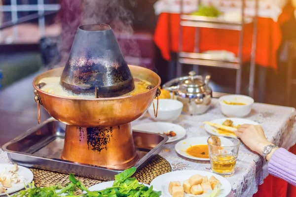 Hot pot az asztalon