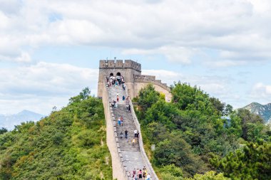 Çin Seddi üzerinde kişi