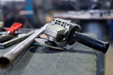 Bir demirci otantik araçları