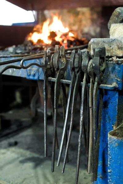 鍛冶屋溶融炉 本格的な鍛造金属 — ストック写真