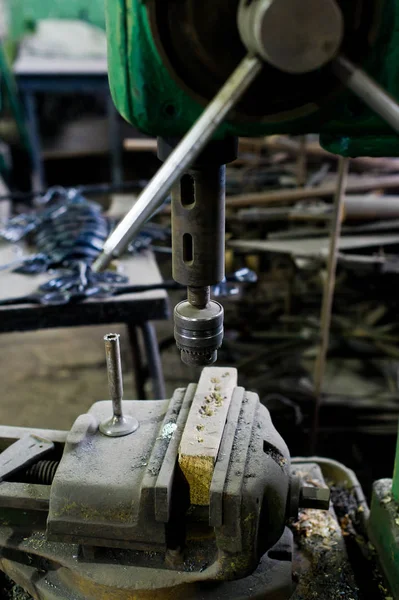 Bir demirci otantik araçları