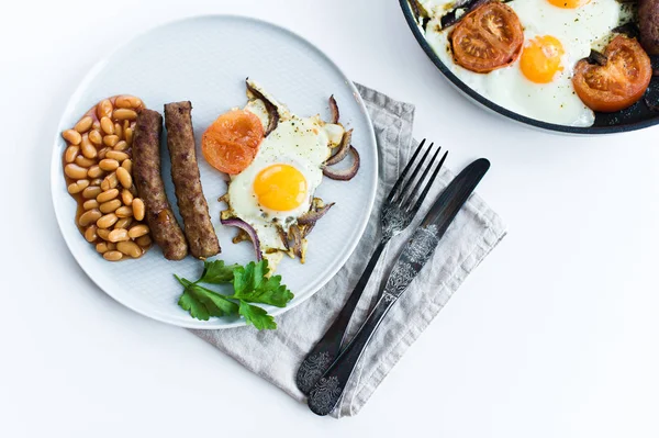 Healthy balanced Breakfast on a grey plate on a white background. — Stock Photo, Image