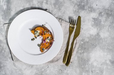Gorgonzola ile Fırında kabak.
