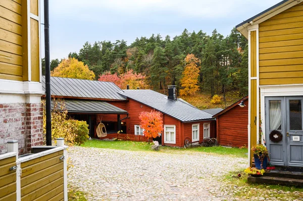 10.10.2019 Porvoo, Finlande. Paysage d'automne, maison de campagne en c — Photo