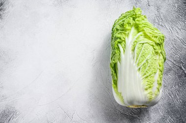 Beyaz Çin lahanası. Organik sebzeler. Beyaz arka plan. Üst Manzara. Boşluğu kopyala.