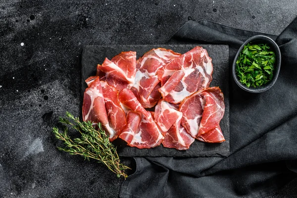 Tocino Italiano Pancetta Piacentina Carne Cerdo Fondo Negro Vista Superior — Foto de Stock