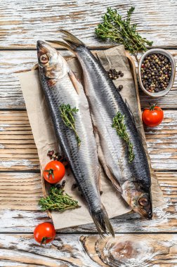 Baharatlı Hollanda ringa balığı. Beyaz arka plan. Üst görünüm.