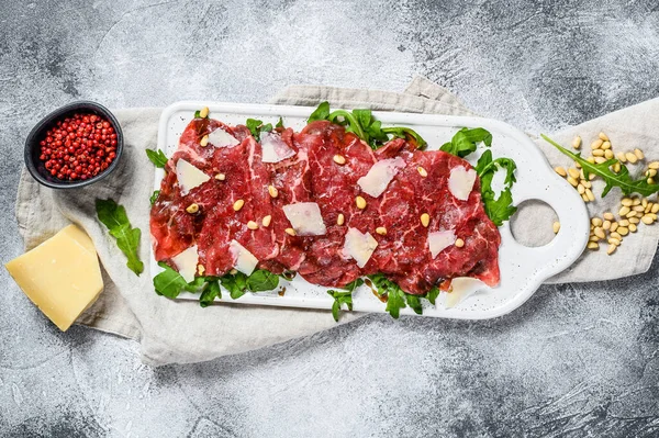 Carpaccio Carne Vaca Marmorizada Carne Crua Preta Angus Fundo Cinzento — Fotografia de Stock