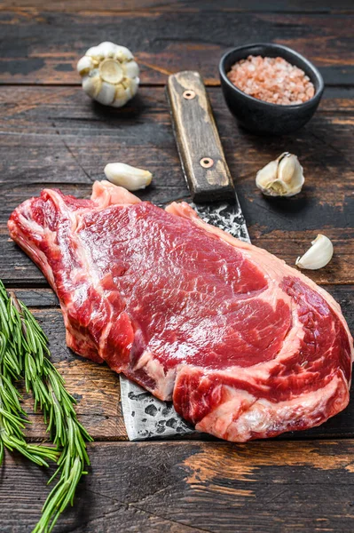 Rauwe Cowboy Rib Eye Steak Het Bot Een Hakmes Marmer — Stockfoto