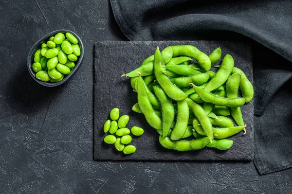 Fagioli Soia Edamame Verde Crudo Fondo Nero Vista Dall Alto — Foto Stock