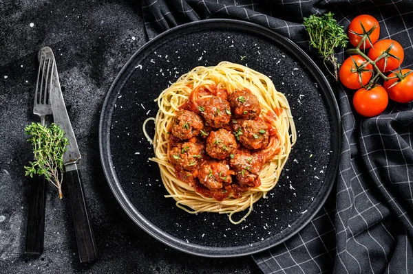 Esparguete Italiano Com Molho Tomate Almôndegas Fundo Preto Vista Superior — Fotografia de Stock