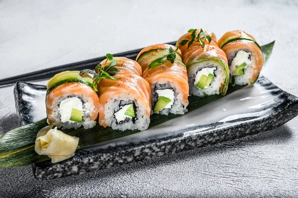 Sushi Roll Filadélfia Com Salmão Abacate Creme Queijo Menu Sushi — Fotografia de Stock