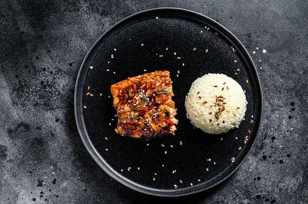 Japonský Grilovaný Filet Lososa Teriyaki Glazovaný Lahodné Omáčce Postranní Miskou — Stock fotografie