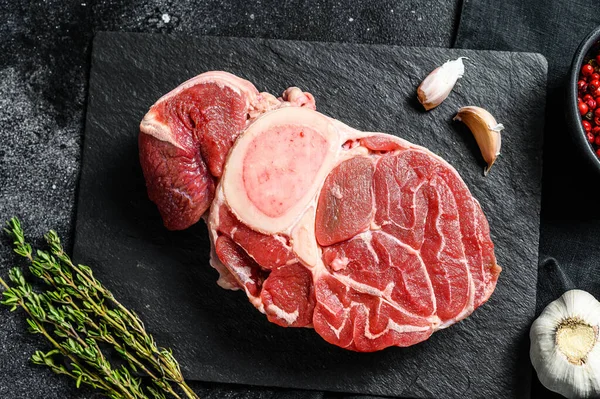 Osso Buco Fleisch Roh Geschnittene Kalbshaxe Und Gewürze Zum Kochen — Stockfoto