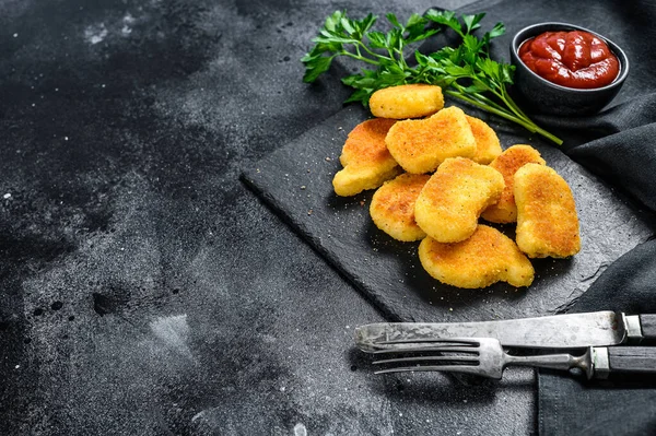 Nuggets Frango Molho Ketchup Quadro Fundo Escuro Vista Superior Espaço — Fotografia de Stock