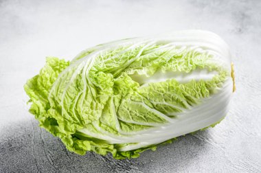 Beyaz Çin lahanası. Organik sebzeler. Beyaz arka plan. Üst görünüm.