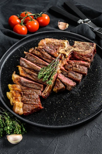 Grilovaný Porterhouse Steak Sekací Desce Vařené Hovězí Maso Bílé Dřevěné — Stock fotografie