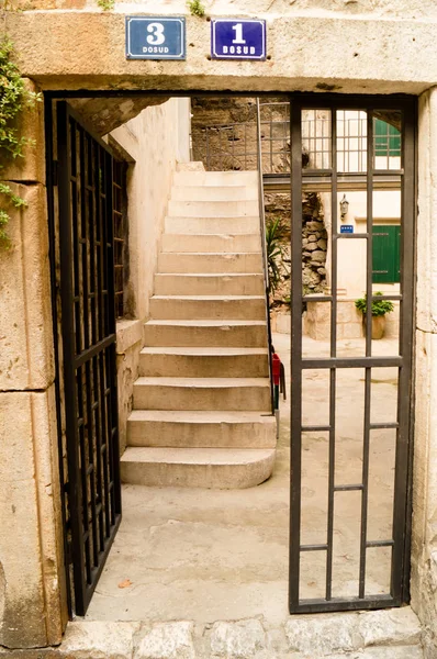 Split Dalmatia Croatia 2018 Steps Doors Courtyard — Stock Photo, Image