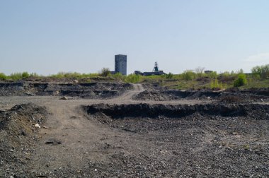 - Benim. Eski madene. Demir madeni. Uranyum Madeni.