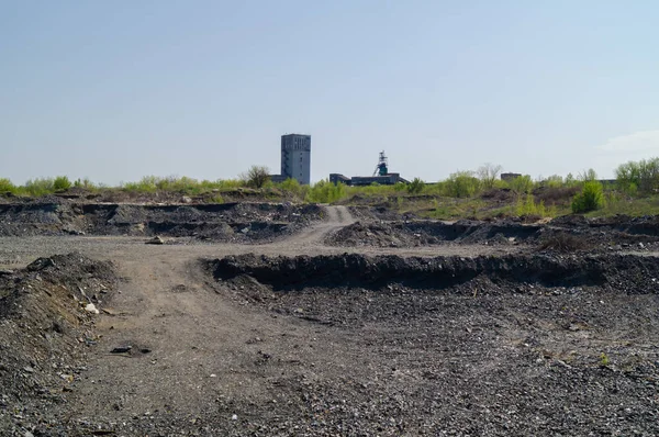 - Benim. Eski madene. Demir madeni. Uranyum Madeni.