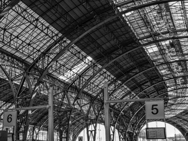 Fransa Barselona'nın merkezinde siyah ve beyaz