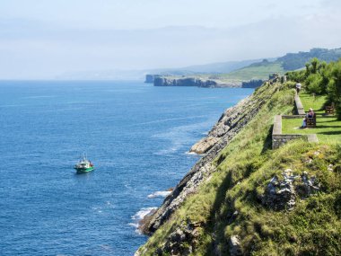 Cliffs İspanya Cantabria kıyısında