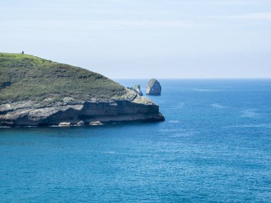 Uçurum ve resifleri İspanya Cantabria kıyısında