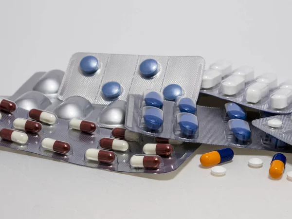 Kapsüller, tabletler ve onların kabarcıklar ile haplar