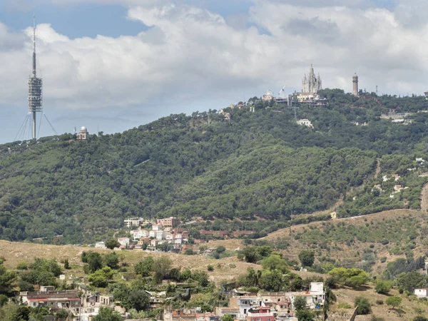 Tibidabo Dağı Barcelona, İspanya nın görünümü