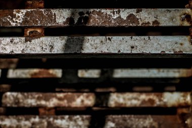 paslı mavi merdiven