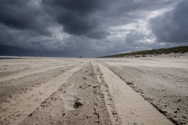 Sahilde fırtınalı bir gün