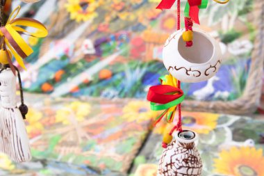 Kendi kendine yapılmış oyuncaklar, anahtarlık bir iplik asmak