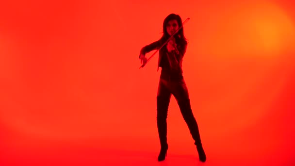 관능적 아시아 단단한 표현적으로 바이올린 — 비디오
