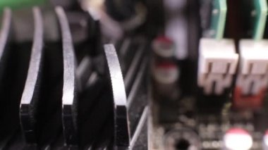 anakart soğutma sisteminin bir kısmının makro çekim, kaydırıcı hareketli , radyatör yakın